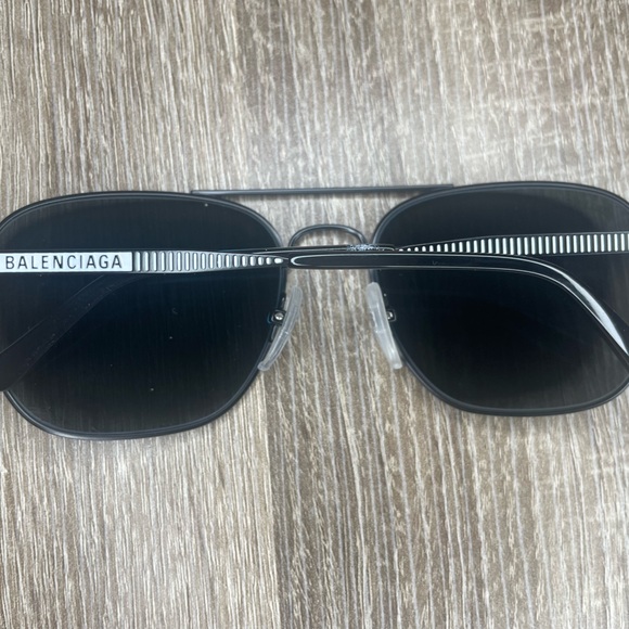 Balenciaga unisex sunglasses - Picture 6 of 10
